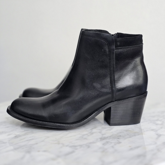 WOLVERINE 1000 Mile Black Leather Zadie Ankle Booties Women's Size 6 - Picture 4 of 11